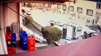 Ehliyetsiz sürücünün park halindeki araçlara çarptığı anlar kamerada