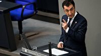 Alman Cem Özdemir kudurdu Merkel'i eleştirdi: Türkiye'deki demokratik kuruluşlara yetersiz destek veriyoruz