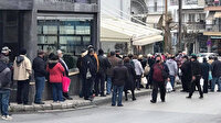 Yunanistan'da ekonomik kriz derinleşiyor: Bedava yemek için metrelerce kuyrukta bekliyorlar