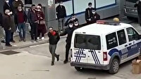 16 yaşındaki kızını sokakta boğazından bıçakladı