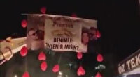 Vinçle sevgilisinin balkonuna dayanıp evlilik teklif etti