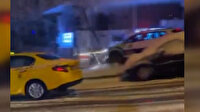 Esenyurt'ta karda kayan polis otosu ağaca böyle çarptı