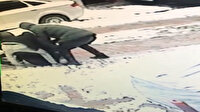 Sultangazi'de gasp dehşeti kamerada: Para istedikleri genci bıçakladılar