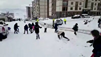Şırnaklı çocukların polislerle kartopu savaşı renkli görüntülere sahne oldu