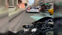 Konvoyda ön kaldıran motosikletlinin, gelin arabasına çarpma anı kask kamerasında