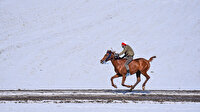 Kars'ta renkli at yarışı