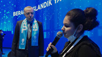 Cumhurbaşkanı Erdoğan, görme engelli Tuana Şahin'in seslendirdiği “Beraber yürüdük biz bu yollarda" şarkısına eşlik etti