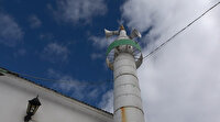 Herkesin dikkatini çekiyor: Bu mescidin minaresi petrol varillerinden