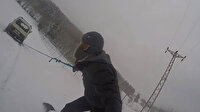 Köyde kar 2 metreyi buldu: Köylüler snowboardun keyfine vardı