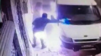 Şanlıurfa’da minibüsün kundaklanma anı kamerada