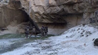 Şanlıurfa’da mağaraya baskın yapan Özel Harekat polisleri kumarhaneyle karşılaştı
