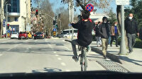 Kocaeli'de tek teker üzerinde trafiği tehlikeye atan genç kamerada