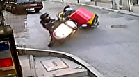 Kuryelerin kafa kafaya çarpıştığı kaza kamerada
