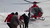 Ağrı'da yolu karla kapanan köyde yaşayan hamile kadın için ambulans helikopter gönderildi