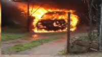 Ümraniye'de park halindeki otomobil alev topuna döndü