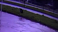 Kamyondan fırlayan lastik park halindeki otomobile böyle çarptı