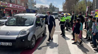 Kırmızı çizgi uygulamasında kaymakam ezilmekten son anda kurtuldu