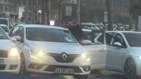 Beyoğlu'nda 'yol verme tartışması' kavgayla bitti: Trafik magandası tartıştığı sürücüye saldırdı