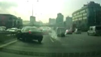 E-5’te faciadan dönülen trafik kazası kamerada