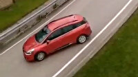 Bursa'da yola sızan yağ otomobillere zor anlar yaşattı