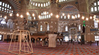 Selimiye Camii'nde ramazan hazırlığı: Avizeleri gül suyuyla temizlendi