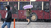Taksim'de sulu kar yağışı