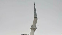Karaman'da şiddetli fırtına minare külahını yıktı
