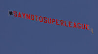 Leeds United-Liverpool maçında uçaklı protesto