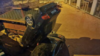 Bir garip kaza: Otoparka düşen otomobil dik durdu