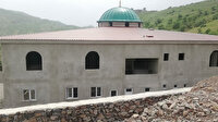 Sınırda yapılan cami destek bekliyor