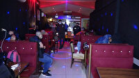 Polis gizlice işletilen eğlence mekanını bastı: Bir vatandaş kameralara böyle poz verdi