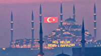 İstanbul'a kazandırılan iki eser: Mahyası asılan Taksim Camii Çamlıca Camii'ni selamladı