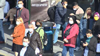 İstanbul'da tam kapanma öncesi toplu taşıma duraklarında yoğunluk