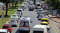 Antalya'da 1 kilometrelik araç kuyruğundaki sürücüler ambulans için seferber oldu