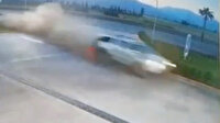 Antalya'da kontrolden çıkan otomobil akaryakıt istasyonuna daldı
