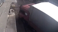 Yokuş çıkarken geri kayan TIR iki eve çarparak durabildi