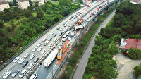 21 araç TEM’de birbirine girdi: Trafik 8 saatte açılabildi