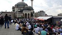Geçen hafta ibadete açılmıştı: Taksim Camii doldu taştı