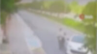 Pendik'te kaza: Motosiklet sürücüsü metrelerce havaya uçtu