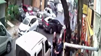 İstanbul'da aşırı hızlı otomobilin sürücüsü caddeyi birbirine kattı