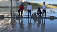 Tekirdağlı vatandaşlar göle dönen yolda balık tutarak CHP'li belediye başkanıyla dalga geçtiler