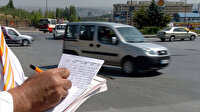 Trabzon'u karıştıran 'fahri': İş yerinin önüne oturdu gelene geçene ceza yazdı