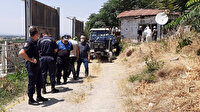 Mahalle sakinlerinin "kokuyor" diye şikayet ettikleri evden 2 römork çöp çıkarıldı