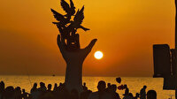 Kuş Adası sahilinde eşsiz gün batımı