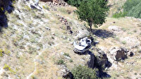 Sürücüsünün el frenini çekmeyi unuttuğu otomobil 330 metrelik vadiye düştü
