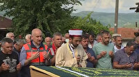 Sinop'ta incelemelerde bulunan Bakan Karaismailoğlu selde hayatını kaybeden vatandaşın cenaze törenine katıldı