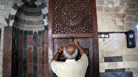 Yedi asırlık cami bu özelliği ile dikkat çekiyor: 3 metre boyunca açılıyor