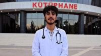 İnşaatında çalıştığı kütüphaneye doktor adayı olarak gidiyor