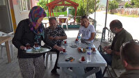 Hepsi çocukları okusun diye: Sevgi teyze hem köy kahvehanesini işletiyor hem de davul çalıyor