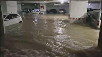 Şebeke hattı patladı otoparktaki araçlar sular içinde kaldı